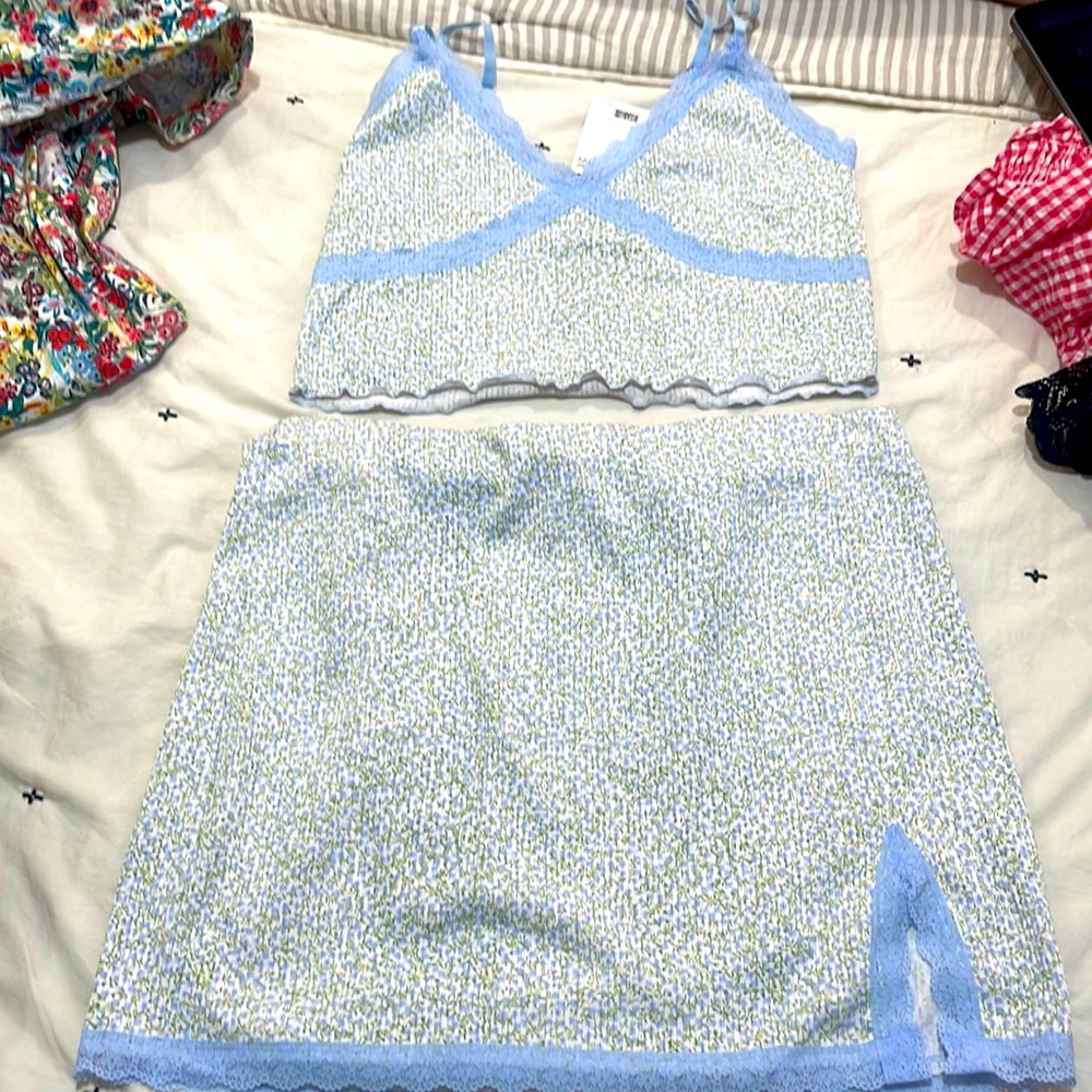 Flower set skirt and crop top